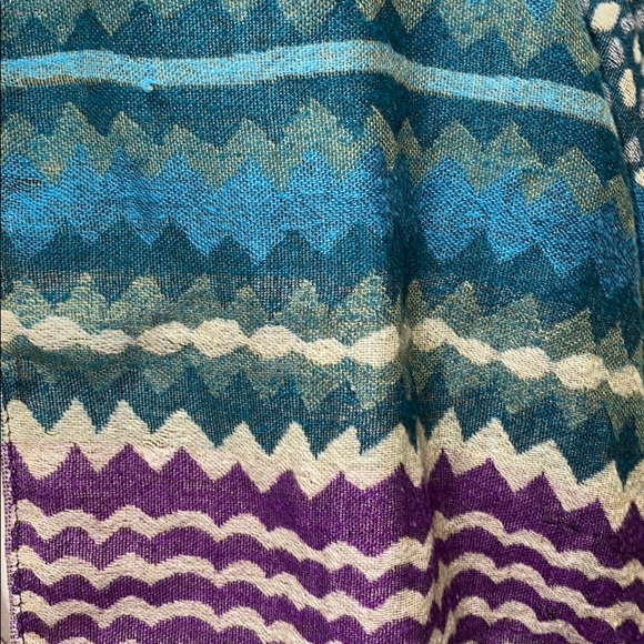 Abstract scarf/wrap - Picture 3 of 4